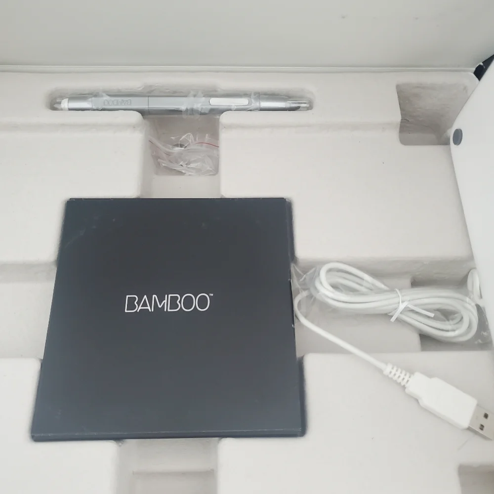 Wacom Bamboo Fun Pen & Touch Tablet CTH661
